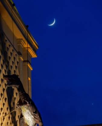 (260519) -- HARBIN, May 19, 2026 -- This photo taken on May 19, 2026 shows the planet of Venus next to the moon in the twilight sky over Jiayin County, northeast China s Heilongjiang Province. (Photo by Xinhua) CHINA-HEILONGJIANG-SKY VIEW-MOON AND VENUS (CN) LixShaojun 