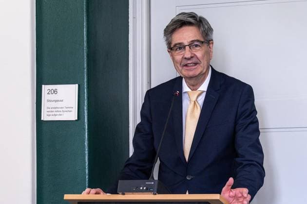 Amtseinführung von Tim Buschfort als neuer Direktor des Amtsgerichts ** NUR FÜR REDAKTIONELLE ZWECKE ** EDITORIAL USE ONLY **<p>19.05.2026 Feierliche Amtseinführung von Tim Buschfort als neuer Direktor des Amtsgerichts Dr. Werner Richter, Präsident des OLG Düsseldorf Deutschland NRW Moers Copyright: RainerxHoheisel