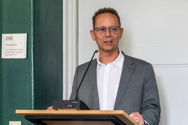 Amtseinführung von Tim Buschfort als neuer Direktor des Amtsgerichts ** NUR FÜR REDAKTIONELLE ZWECKE ** EDITORIAL USE ONLY **<p>19.05.2026 Feierliche Amtseinführung von Tim Buschfort als neuer Direktor des Amtsgerichts Dirk Schauenberg, Bürgermeister der Stadt Neukirchen Vluyn Deutschland NRW Moers Copyright: RainerxHoheisel