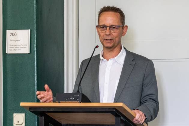 Amtseinführung von Tim Buschfort als neuer Direktor des Amtsgerichts ** NUR FÜR REDAKTIONELLE ZWECKE ** EDITORIAL USE ONLY **<p>19.05.2026 Feierliche Amtseinführung von Tim Buschfort als neuer Direktor des Amtsgerichts Dirk Schauenberg, Bürgermeister der Stadt Neukirchen Vluyn Deutschland NRW Moers Copyright: RainerxHoheisel