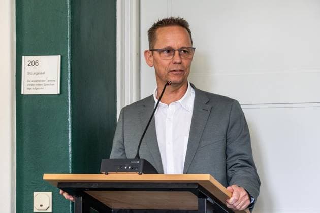 Amtseinführung von Tim Buschfort als neuer Direktor des Amtsgerichts ** NUR FÜR REDAKTIONELLE ZWECKE ** EDITORIAL USE ONLY **<p>19.05.2026 Feierliche Amtseinführung von Tim Buschfort als neuer Direktor des Amtsgerichts Dirk Schauenberg, Bürgermeister der Stadt Neukirchen Vluyn Deutschland NRW Moers Copyright: RainerxHoheisel