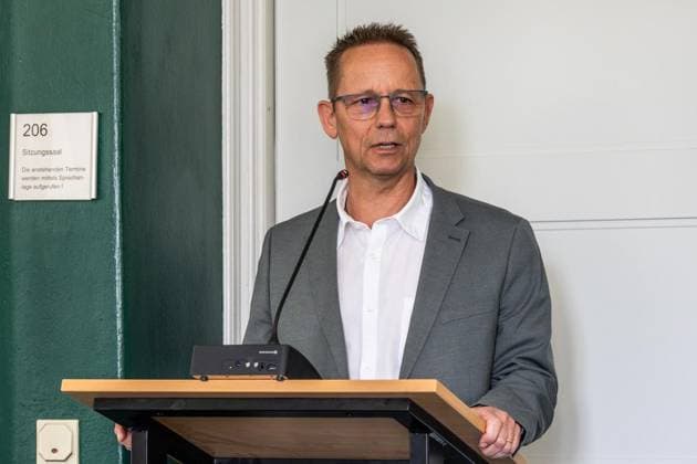 Amtseinführung von Tim Buschfort als neuer Direktor des Amtsgerichts ** NUR FÜR REDAKTIONELLE ZWECKE ** EDITORIAL USE ONLY **<p>19.05.2026 Feierliche Amtseinführung von Tim Buschfort als neuer Direktor des Amtsgerichts Dirk Schauenberg, Bürgermeister der Stadt Neukirchen Vluyn Deutschland NRW Moers Copyright: RainerxHoheisel