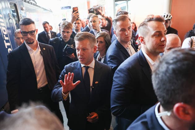 Hungarian PM Peter Magyar in Poland on his first international trip KRAKOW, POLAND - MAY 19: Hungarian Prime Minister Peter Magyar enters the train to Warsaw during his first international trip in Krakow, Poland on May 19, 2026. Magyar began a two-day visit to Poland aimed at restoring bilateral ties strained by his predecessor s close relations with Moscow during Russia s attacks on Ukraine. Jakub Porzycki Anadolu Krakow Poland. Editorial use only. Please get in touch for any other usage.  Copyright: x2026xAnadoluxJakubxPorzyckix