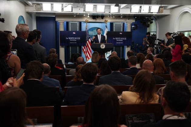 DC: White House Press Briefing with Vice President JD Vance U.S. Vice President JD Vance holds a press briefing in the James S. Brady Press Briefing Room at the White House on May 19, 2026 in Washington, D.C. (Photo by Samuel Corum Pool ABACAPRESS.COM) Washington, DC United States  Copyright: xPool ABACAx