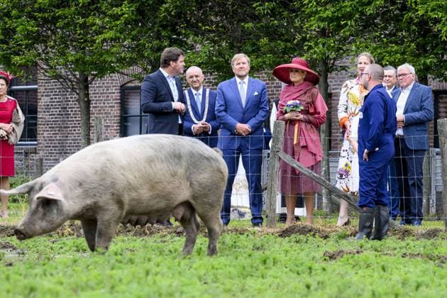 Illikhoven, The Netherlands, 2026-05-19 12:03:21 ILLIKHOVEN, 19-05-2026 King Willem Alexander and Queen Maxima during a regional visit to the municipalities of Maasgouw, Echt-Susteren, Roerdalen, and Roermond. PHOTO: NLBeeld Patrick van Emst In the photo: The Royal Couple visits the village of Illikhoven in the municipality of Echt-Susteren. This is the narrowest part of the Netherlands, where the land is less than five kilometers wide, situated between Belgium and Germany. Here they speak with representatives of the police, a dike guard, and organizations from the border region, among others. Subsequently, the Royal Couple visits Lilbosch Abbey. Credit: NL Beeld Patrick van Emst Copyright: xx x