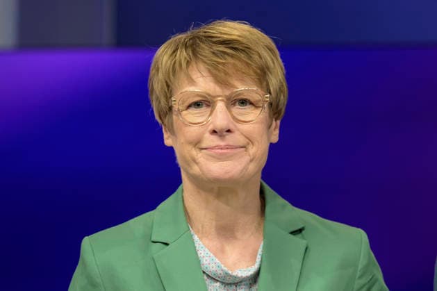 v.l.: Veronika Grimm (Wirtschaftsweise), GER, Berlin, Studio, zu Gast bei Maischberger, politische Talkshow, TV, Format, mit Moderatorin Sandra Maischberger, Das Erste, aus Adlershof Am Studio 20, 19. Mai 2026, Copyright: HMBxMedia UwexKoch