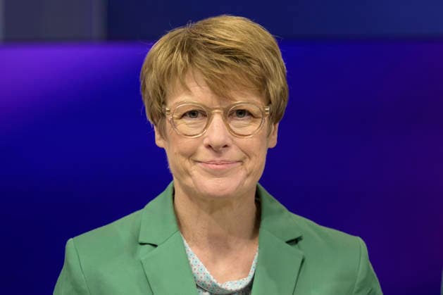v.l.: Veronika Grimm (Wirtschaftsweise), GER, Berlin, Studio, zu Gast bei Maischberger, politische Talkshow, TV, Format, mit Moderatorin Sandra Maischberger, Das Erste, aus Adlershof Am Studio 20, 19. Mai 2026, Copyright: HMBxMedia UwexKoch