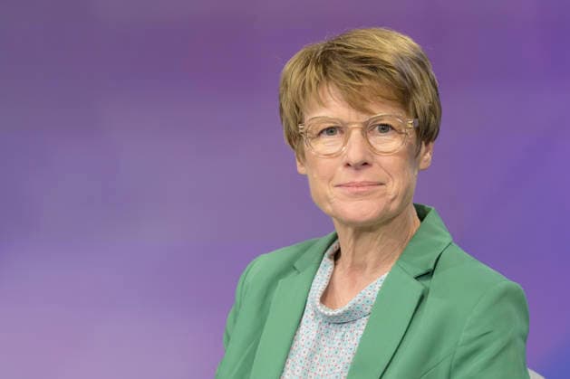 v.l.: Veronika Grimm (Wirtschaftsweise), GER, Berlin, Studio, zu Gast bei Maischberger, politische Talkshow, TV, Format, mit Moderatorin Sandra Maischberger, Das Erste, aus Adlershof Am Studio 20, 19. Mai 2026, Copyright: HMBxMedia UwexKoch