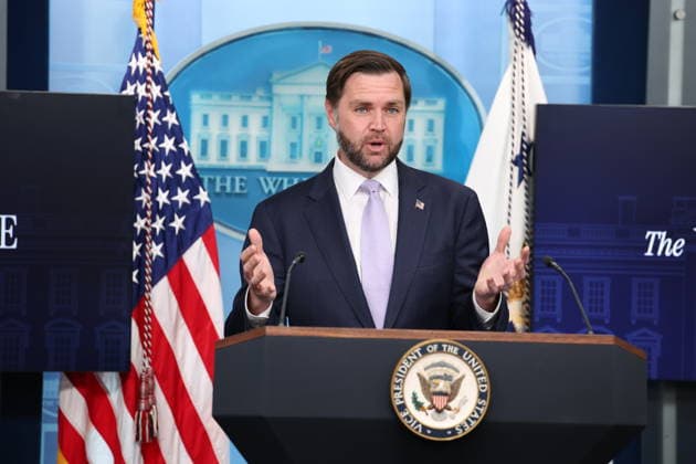 DC: White House Press Briefing with Vice President JD Vance United States Vice President JD Vance holds a press briefing in the James S Brady Press Briefing Room of the White House in Washington, DC, USA, on May 19, 2026. Credit: CNP AdMedia Washington District of Columbia United States of America EDITORIAL USE ONLY  Copyright: xx CNPx xAdMediax admphotostwo990872