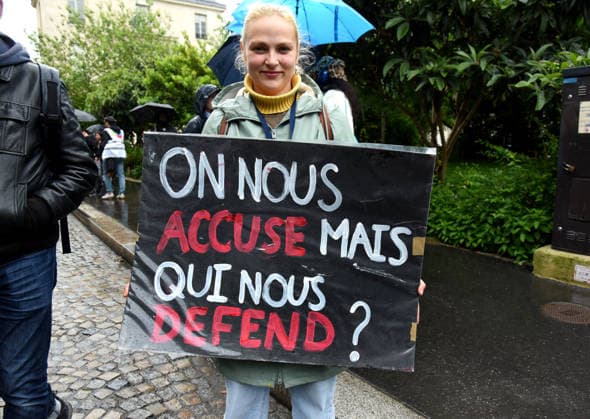 RECORD DATE NOT STATED Periscolaire Strike Against Sexual Violence - Paris Demonstrators take part in a strike of periscolaire workers in Paris, France on May 19, 2026, as an investigation into sexual violence in the Parisian periscolaire system targets 84 kindergartens, around twenty schools and around ten creches. Photo by Alain Apaydin ABACAPRESS.COM Paris France  Copyright: xApaydinxAlain ABACAx