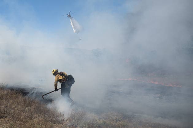 Bain Fire erupts in Jurupa Valley burns over 600 acres CALIFORNIA, US - MAY 19: San Bernadino County Firefighters seen during the Bain Fire originating from Jurupa Valley, California, United States on May 19, 2026. Jon Putman Anadolu California United States. Editorial use only. Please get in touch for any other usage.  Copyright: x2026xAnadoluxJonxPutmanx