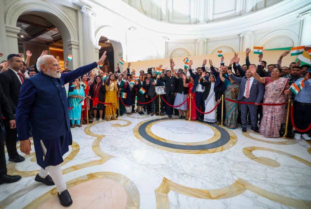 Politics, Diplomacy, Government PM receives a warm welcome by Indian diaspora on his arrival at a hotel in Rome, Italy on May 19, 2026. PM meets the Prime Minister of Italy, Ms. Giorgia Meloni on his arrival at Rome. Rome Italy Copyright: xSeshadrixSukumarx