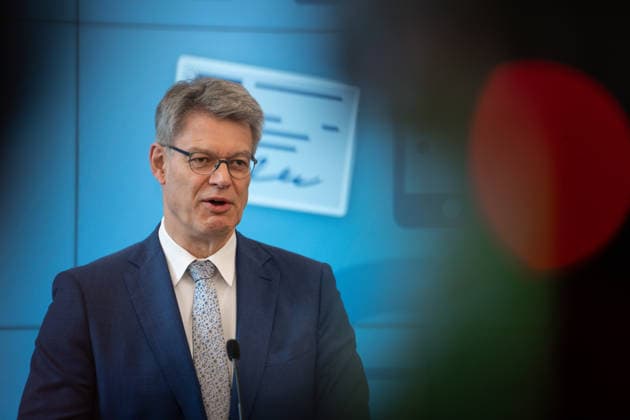 Statement zur Reform der Fahrschulausbildung Patrick Schnieder, Bundesminister fuer Verkehr im Portrait beim Statement zur Reform der Fahrschulausbildung, Berlin , 20.05.2026 Berlin Berlin