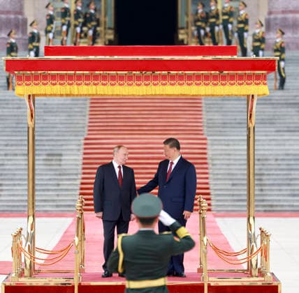 (260520) -- BEIJING, May 20, 2026 -- Chinese President Xi Jinping holds a welcome ceremony for Russian President Vladimir Putin, who is on a state visit to China, at the square outside the east gate of the Great Hall of the People prior to their talks in Beijing, capital of China, May 20, 2026. Xi held talks with Putin at the Great Hall of the People in Beijing on Wednesday. ) CHINA-BEIJING-XI JINPING-RUSSIA-PUTIN-TALKS (CN) DingxHaitao