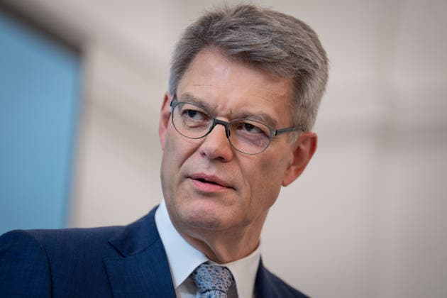 Statement zur Reform der Fahrschulausbildung Patrick Schnieder, Bundesminister fuer Verkehr im Portrait bei der Pressekonferenz zum Thema Statement zur Reform der Fahrschulausbildung im Anschluss an die Zustimmung durch das Bundeskabinett, Berlin , 20.05.2026 Berlin Berlin Deutschland