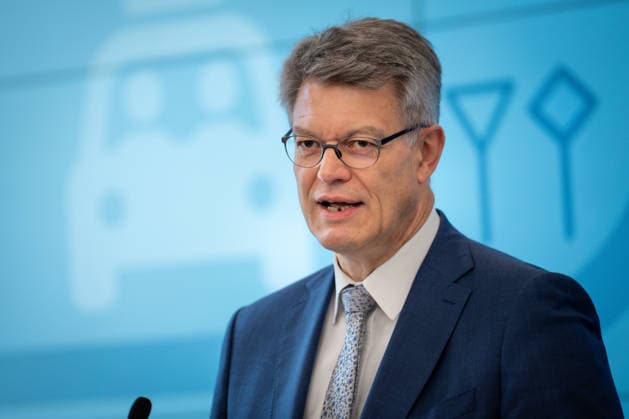Statement zur Reform der Fahrschulausbildung Patrick Schnieder, Bundesminister fuer Verkehr bei der Pressekonferenz zum Thema Statement zur Reform der Fahrschulausbildung im Anschluss an die Zustimmung durch das Bundeskabinett, Berlin , 20.05.2026 Berlin Berlin Deutschland