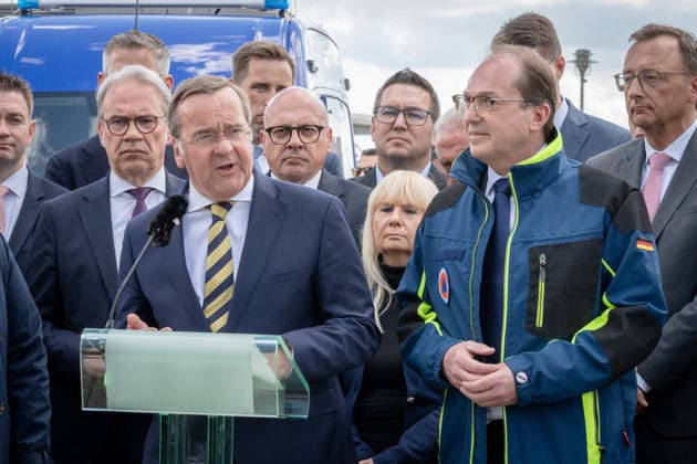 Alexander Dobrindt, Boris Pistorius Berlin, Bundesinnenminister, Alexander Dobrindt, Bundesverteidigungsminister, Boris Pistorius, Pakt für den Bevölkerungsschutz Berlin Berlin GER