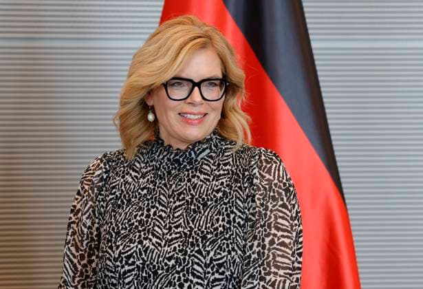 Bundestagspräsidentin Julia Klöckner, Deutschland, Berlin, Reichstag, Bundestagspräsidentin Julia Klöckner empfängt den Außenminister der Vereinigten Arabischen Emirate, Scheich Abdullah bin Zayed Al Nahyan, zu einem Gespräch.