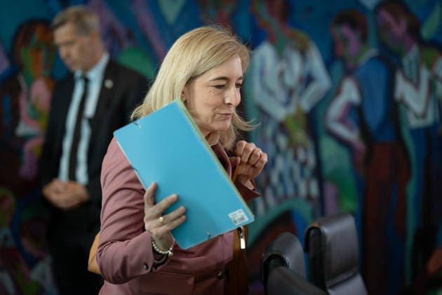 Kabinettsitzung, Bundesregierung, Auftakt Auftakt, Kabinettsitzung, Bundesregierung, Nina Warken, Bundesgesundheitsministerin Berlin Berlin GER