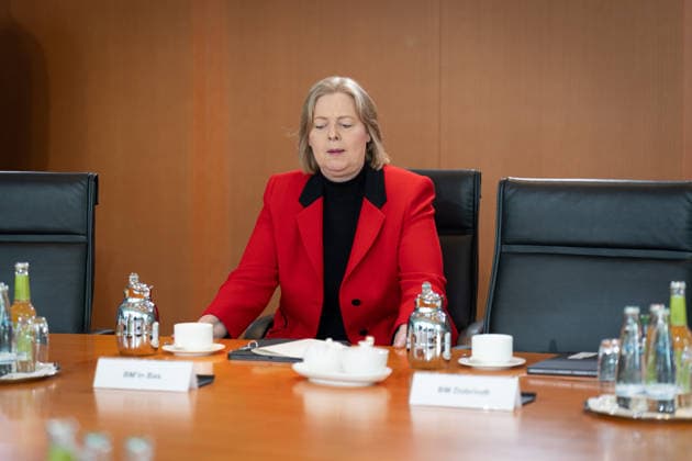 Kabinettsitzung, Bundesregierung, Auftakt Auftakt, Kabinettsitzung, Bundesregierung, Bärbel Bas, Bundesministerin, Arbeit, Soziales Berlin Berlin GER