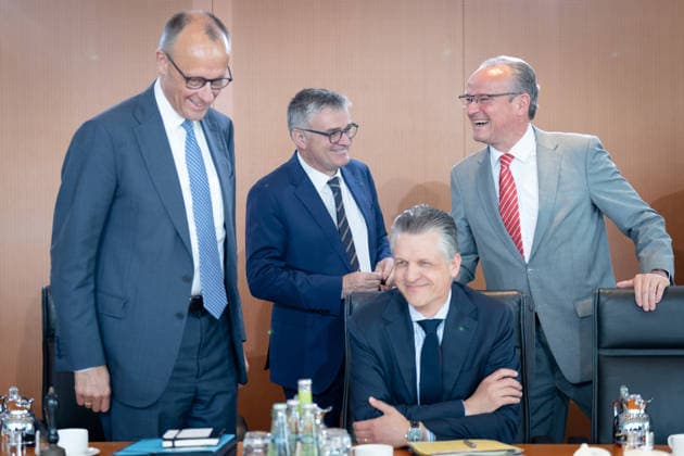 Kabinettsitzung, Bundesregierung, Auftakt Auftakt, Kabinettsitzung, Bundesregierung, Bundeskanzler, Friedrich Merz, Kanzleramtsminister, Thorsten Frei, Stefan Kornelius, Regierungssprecher Berlin Berlin GER