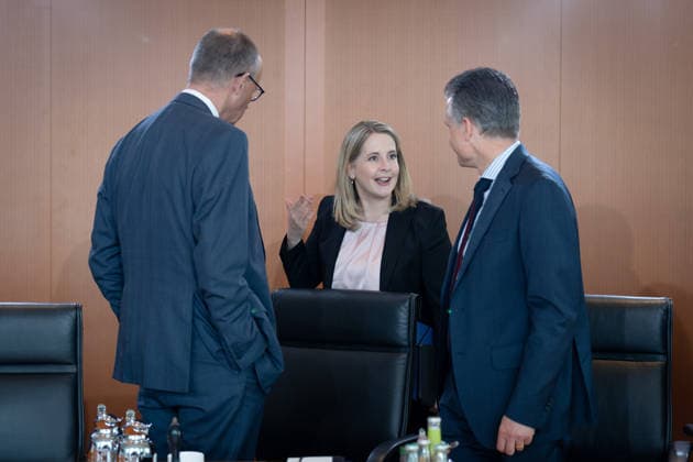 Kabinettsitzung, Bundesregierung, Auftakt Auftakt, Kabinettsitzung, Bundesregierung, Bundeskanzler, Friedrich Merz, Kanzleramtsminister, Thorsten Frei, Verena Hubertz, Bundesministerin, Wohnen, Bauwesen Berlin Berlin GER