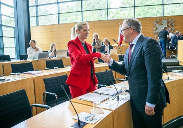 8. THÜRINGER LANDTAG - 43. PLENARSITZUNG ** NUR FÜR REDAKTIONELLE ZWECKE ** EDITORIAL USE ONLY **<p>20 05 2026-Erfurt: Thüringer Landtag 8. Wahlperiode 43. Plenarsitzung im Foto: Ministerpräsident Mario Voigt (CDU), rechts, Beate Meißner (CDU), Thüringer Ministerin für Justiz, Migration und Verbraucherschutz ( Deutschland Thueringen Erfurt Copyright: SaschaxFromm