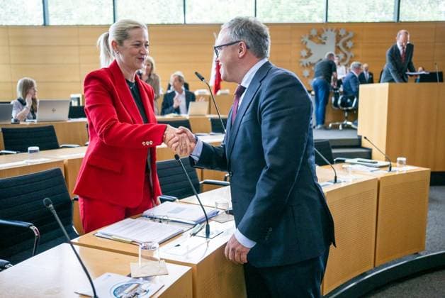 8. THÜRINGER LANDTAG - 43. PLENARSITZUNG ** NUR FÜR REDAKTIONELLE ZWECKE ** EDITORIAL USE ONLY **<p>20 05 2026-Erfurt: Thüringer Landtag 8. Wahlperiode 43. Plenarsitzung im Foto: Ministerpräsident Mario Voigt (CDU), rechts, Beate Meißner (CDU), Thüringer Ministerin für Justiz, Migration und Verbraucherschutz ( Deutschland Thueringen Erfurt Copyright: SaschaxFromm