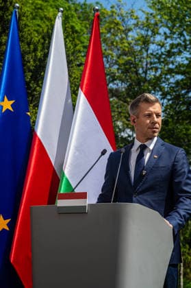 May 20, 2026, Warsaw, Poland: New Hungarian Prime Minister, Peter Magyar seen talking to the press during his meeting with the Polish Prime Minister, Donald Tusk . On the morning of Wednesday, the 20th of May, on his first foreign visit, the new Prime Minister of Hungary, Peter Magyar, meets with Polish Prime Minister Donald Tusk. The visit symbolically marks the opening of a new phase in Budapest s relations with Europe. During the meeting the Prime Ministers discuss Magyar s victory in the recent Hungarian elections, the Polish-Hungarian relationship, and the issue of Zbigniew Ziobra and Marcin Romanowski - two Polish politicians evading prosecution in Poland by hiding in Hungary. After the meeting, Peter Magyar meets with the Polish Pres - ZUMAs197 20260520_aaa_s197_257 Copyright: xNeilxMiltonx