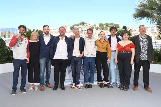 Entertainment Bilder des Tages Guit Harpo, Claudine Barthel-Fournier, Florian Surrier, Raphael Thiery, Swann Arlaud, Emmanuel Marre, Sandrine Blancke, Jean-Baptiste Marre, Mathilde Abd El Kader und Frank Williams beim Photocall zum Kinofilm Notre salut A Man of His Time auf dem Festival de Cannes 2026 79. Internationale Filmfestspiele von Cannes am Palais des Festivals. Cannes, 21.05.2026