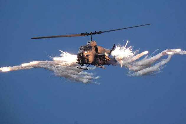 Turkish Armed Forces hosts massive EFES-2026 combined joint military exercise IZMIR, TURKIYE - MAY 21: A view of the daytime activities as part of the Distinguished Observer Day of the EFES-2026 Exercise, one of the largest combined joint exercises of the Turkish Armed Forces (TSK) in Izmir, Turkiye, on May 21, 2026. Over 10,000 personnel from 50 countries participate in the EFES-2026 Exercise, which aims to develop the military capabilities of joint headquarters and units formed with participant country elements and to maintain combat readiness to cover all assigned tasks. Mahmut Serdar Alakus Anadolu Izmir Turkey. Editorial use only. Please get in touch for any other usage.  Copyright: x2026xAnadoluxMahmutxSerdarxAlakusx