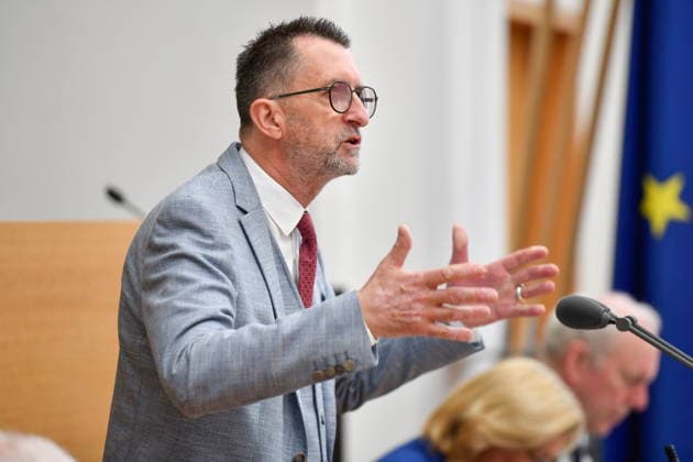 Es fand die Plenarsitzung im Saarbrücker Landtag am Mittwoch (20.05.2026) statt. Im Bild: Reinhold Jost, Minister für Inneres, Bauen und Sport.