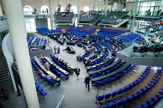 Deutscher Bundestag, 80. Plenarsitzung Symbolbild Plenarsaal bei der 80. Sitzung des Deutschen Bundestag in Berlin Berlin Berlin Deutschland