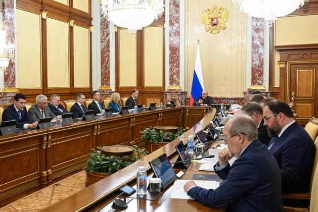 RUSSIA, MOSCOW - MAY 21, 2026: Russia s Prime Minister Mikhail Mishustin (background) holds a meeting of the Russian Government at the House of the Russian Government. Alexander Miridonov POOL TASS  92827932