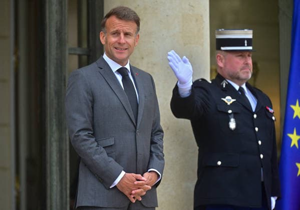 Le président de la République française Emmanuel Macron reçoit le Premier ministre irlandais au palais présidentiel de lÉlysée à Paris, France, le 21 mai 2026 Christian Liewig Bestimage French President Emmanuel Macron receives Irelands Prime Minister at the Elysee Presidential Palace in Paris, France, on May 21, 2026 Paris France  Copyright: xChristianxLiewigx xBestimagexChristianxLiewigx xBestimagex
