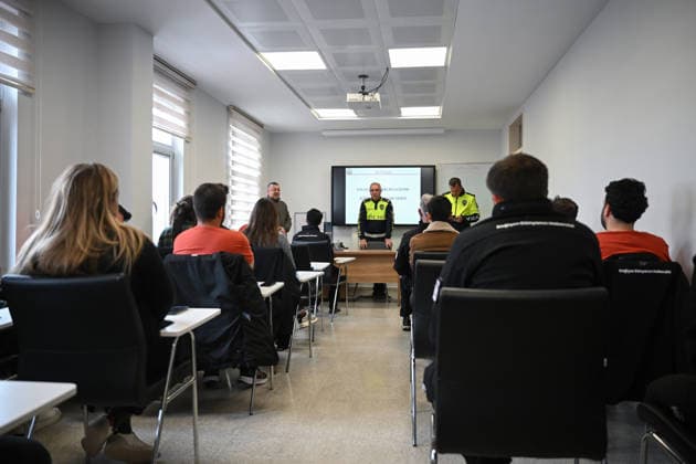 Anadolu s 29th War Journalism Program held in Ankara ANKARA, TURKIYE - MAY 21: Journalists take part in the 29th Term War Journalism Certificate Program at a specialized tactical training facility in Ankara, Turkiye on May 21, 2026. Jointly organized by Anadolu Agency (AA), the Police Academy, and the Turkish Cooperation and Coordination Agency (TIKA), the rigorous international training program equips reporters with essential survival skills for operating safely in hostile war zones and high-risk conflict theaters. In an overnight operation lasting from dusk until dawn, Elite Special Operations Police instructors subjected the media trainees to extreme physical and psychological challenges across rugged terrain. The training included tac  Copyright: x2026xAnadoluxAbdullahxGuclux