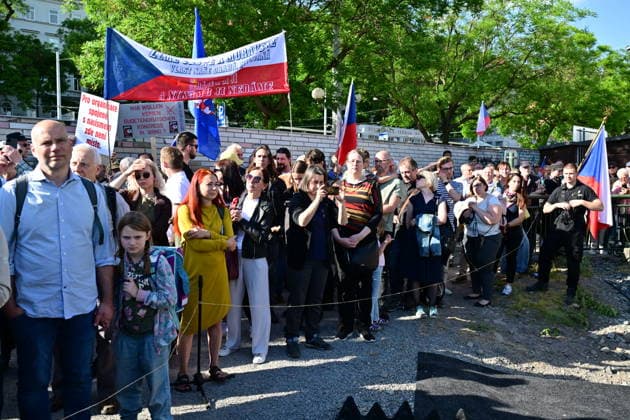 Memorial service for Holocaust held at site from which Jewish transports departed from Brno, kicking off Meeting Brno festival. Pictured Demonstration for in support of the Czecha s independence and against activities associated with Sudeten German Association in Brno, Czech Republic, May 21, 2026. (CTKxPhoto VaclavxSalek) CTKPhotoP2026052106868  CTKPhotoP2026052106868