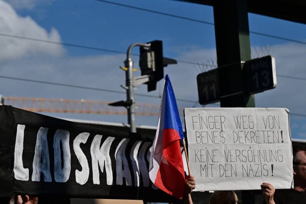 Memorial service for Holocaust held at site from which Jewish transports departed from Brno, kicking off Meeting Brno festival. Pictured Demonstration for in support of the Czecha s independence and against activities associated with Sudeten German Association in Brno, Czech Republic, May 21, 2026. (CTKxPhoto VaclavxSalek) CTKPhotoP2026052107730  CTKPhotoP2026052107730