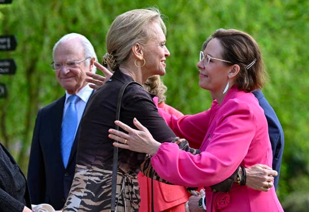 Minister for Foreign Affairs of Iceland, ÃžorgerÃ°ur Katrin Gunnarsdottir, is greeted by Maria Malmer Stenergard, Minister for Foreign Affairs of Sweden, before a dinner at Sofiero Castle in Helsingborg, Sweden, on Thursday May 21 2026, during the NATO Foreign Ministers meeting HELSINGBORG SWEDEN x50090x  Copyright: xJohanxNilsson TTx NATO FOREIGN MINISTERS MEETING SWEDEN 1xQUQlIP-X4
