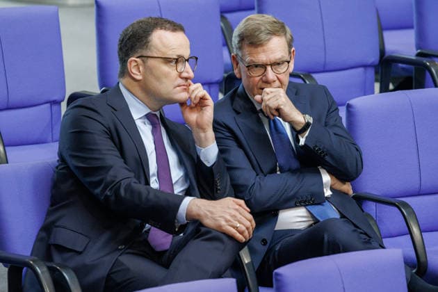 Bundestag Jens Spahn (CDU) und Johann Wadephul (CDU) im Deutschen Bundestag am 21.05.26 in Berlin. Berlin Berlin Deutschland Bundestag