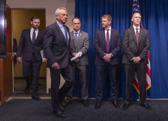 Federal authorities address Medicaid fraud charges in Minneapolis MINNESOTA, UNITED STATES - MAY 21: Federal authorities walk into the Federal Courthouse for a press conference about the alleged Medicaid fraud and charges that were brought up on 15 individuals in Minneapolis, Minnesota, United States, on May 21, 2026. Christopher Juhn Anadolu Minnesota United States. Editorial use only. Please get in touch for any other usage.  Copyright: x2026xAnadoluxChristopherxJuhnx