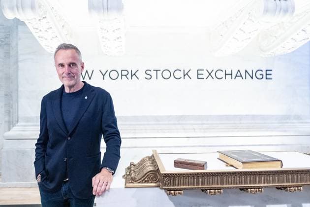 May 21, 2026, New York, New York, USA: Robin Vince, Chief Executive Officer of Bank Of New York Mellon poses before he rings Closing Bell of the New York Stock Exchange (NYSE) in New York, NY on May 21, 2026. New York USA - ZUMAr339 20260521_znp_r339_043 Copyright: xLevxRadinx