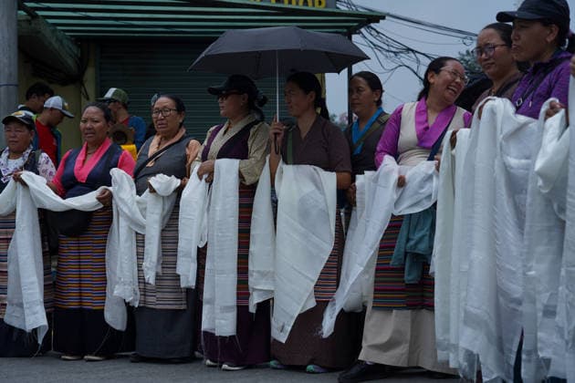 May 22, 2026, Kathmandu, Bagmati, Nepal: Fans and relatives gather at the domestic terminal of the Kathmandu airport to welcome Kami Rita Sherpa, who recently made a world record by climbing Everest for the highest 32 times, Nepal on May 22, 2026. Kathmandu Nepal - ZUMAd164 20260522_zip_d164_012 Copyright: xAryanxDhimalx
