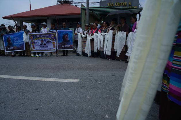 May 22, 2026, Kathmandu, Bagmati, Nepal: Fans and relatives gather at the domestic terminal of the Kathmandu airport to welcome Kami Rita Sherpa, who recently made a world record by climbing Everest for the highest 32 times, Nepal on May 22, 2026. Kathmandu Nepal - ZUMAd164 20260522_zip_d164_014 Copyright: xAryanxDhimalx