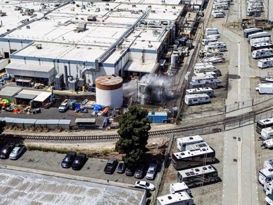 Evacuation due to the hazardous chemical leak in Garden Grove GARDEN GROVE, UNITED STATES - MAY 22: A view of damage as thousands evacuated due to an ongoing hazardous chemical spill originating from GKN Aerospace in Garden Grove, California, United States on May 22, 2026. Jon Putman Anadolu California United States. Editorial use only. Please get in touch for any other usage.  Copyright: x2026xAnadoluxJonxPutmanx