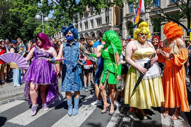 CSD Hannover 2026 - Motto: Wir schreiben Zukunft: Gleichberechtigt. Selbstbestimmt. Queer. Teilnehmende des CSD Hannover 2026 Hannover Georgsstraße Niedersachsen, Region Hannover Germany