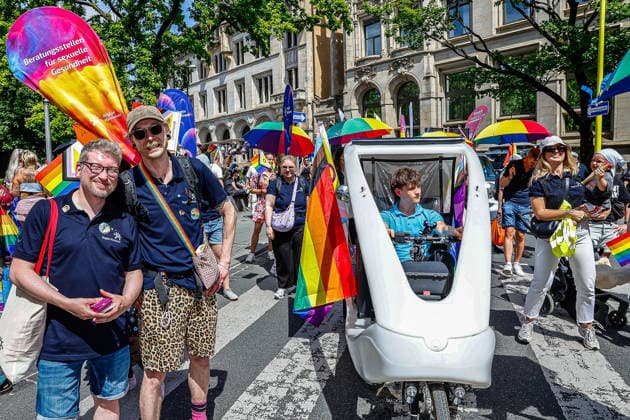 CSD Hannover 2026 - Motto: Wir schreiben Zukunft: Gleichberechtigt. Selbstbestimmt. Queer. Teilnehmende des CSD Hannover 2026 Hannover Georgsstraße Niedersachsen, Region Hannover Germany