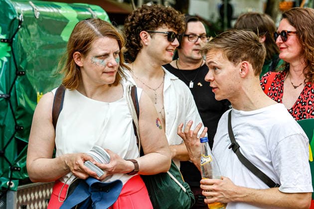 CSD Hannover 2026 - Motto: Wir schreiben Zukunft: Gleichberechtigt. Selbstbestimmt. Queer. Gehen mit: Julia Willie Hamburg (Bündnis 90 Die Grünen), Stellvertretende Ministerpräsidentin Niedersachsen und Kultusministerium; Timon Dzienus (Bündnis 90 Die Grünen), Bundestagsabgeordneter Hannover Georgsstraße Niedersachsen, Region Hannover Germany