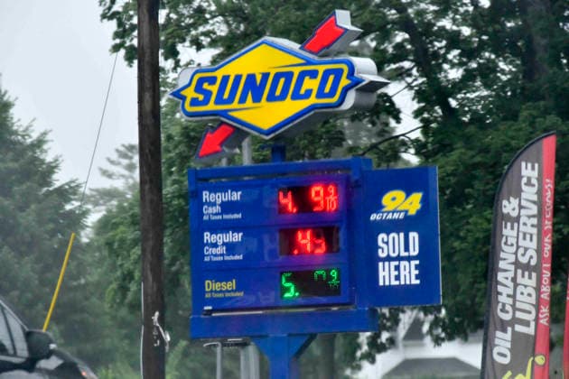 May 24, 2026, Lancaster, Clinton, Massachusetts And Connecticut, USA: News reports say regular gasoline prices could rise to $5.00 a gallon by the Fall if the Iran War and closure of the Straight of Hormuz persist. Lancaster, Clinton USA  - ZUMAm159 20260524_aap_m159_006 Copyright: xKennethxMartinx
