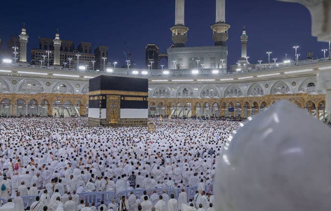 News Bilder des Tages Muslim worshippers perform prayers around the Kaaba at the Grand Mosque in Mecca, Saudi Arabia Muslim worshippers perform prayers around the Kaaba at the Grand Mosque in Mecca, Saudi Arabia, on May 25, 2026, in preparation for the annual Hajj pilgrimage. Millions of Muslims from around the world travel to Saudi Arabia to perform the annual Hajj rituals. Photo by Saudi Press Agency apaimages Saudi Arabia 250526_Saudi_Arabia_SPA_00(7) Copyright: xapaimagesxSaudixPressxAgencyx xapaimagesx